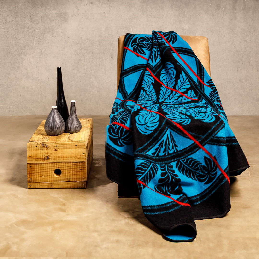 Woollen Basotho - Victoria England - Crest | Black/Peacock/Scarlet